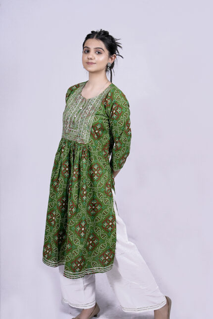 Printed and Embellished Straight Long Kurti with Plazo Pant (Green)